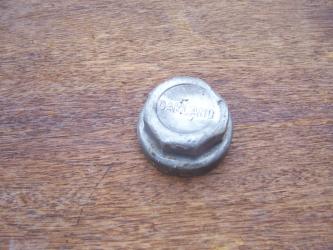 vintage Oakland car wheel grease cap